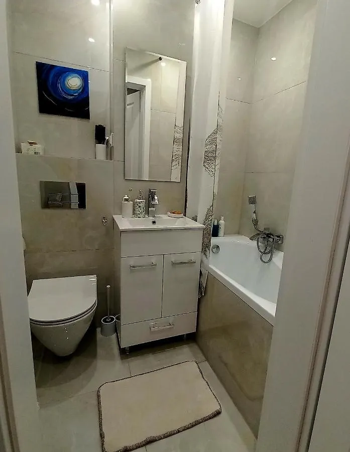 Nice Apartament With Small Tub Warsaw
